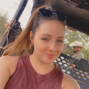 Meet your Posher, Nadia